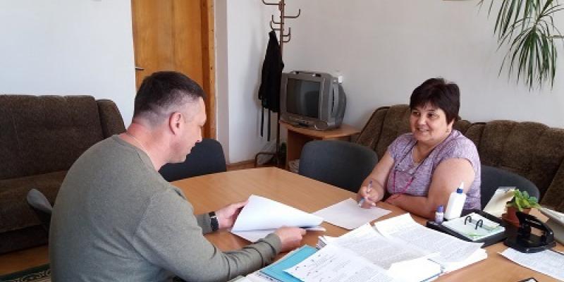 20 квітня відбулася робоча зустріч директора Великоберезнянського районного центру зайнятості Світлани Тисянчин із головним спеціалістом відділення комплектування Великоберезнянського районного військового комісаріату Василем Деренівським.