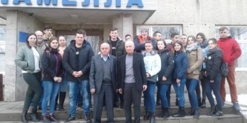 15 березня 2018 року за сприяння заступника директора Тячівського районного центру зайнятості в смт. Дубове Івана Носа та керівництва дочірнього підприємства «ЛАМЕЛЛА» було організовано та проведено професіографічну екскурсію для 28 студентів Закарпатського машинобудівного технікуму.