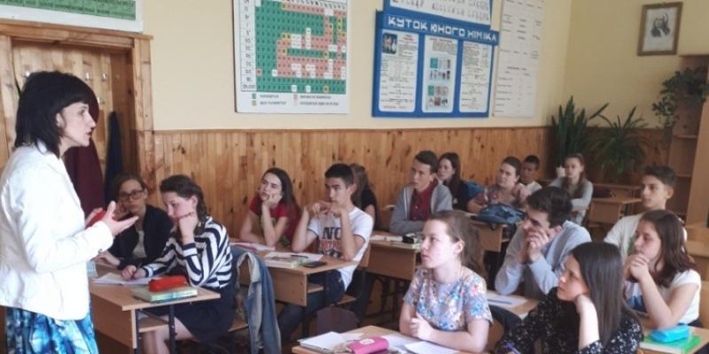 25 квітня фахівці Мукачівського міського центру зайнятості завітали з профорієнтаційним уроком до учнів 9-10 класів Мукачівської спеціалізованої школи I-III ступенів № 16 з окремим вивченням предметів та курсів.