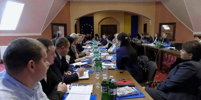 За сприянням представництва УВКБ ООН в Україні, 27 квітня відбулася міжвідомча нарада з документування осіб без громадянства та осіб під ризиком без громадянства. У нараді взяла участь заступник директора Закарпатського обласного центру зайнятості Ольга Сівач.
