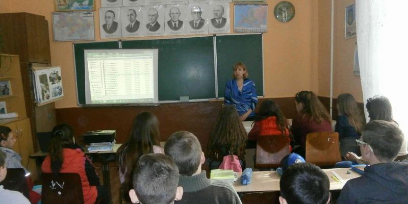11 квітня заступником начальника відділу надання соціальних послуг Ужгородського районного центру зайнятості Інною Бута проведено профорієнтаційні уроки для учнівської молоді Малодоброньської та Тисаашваньської загальноосвітніх шкіл.