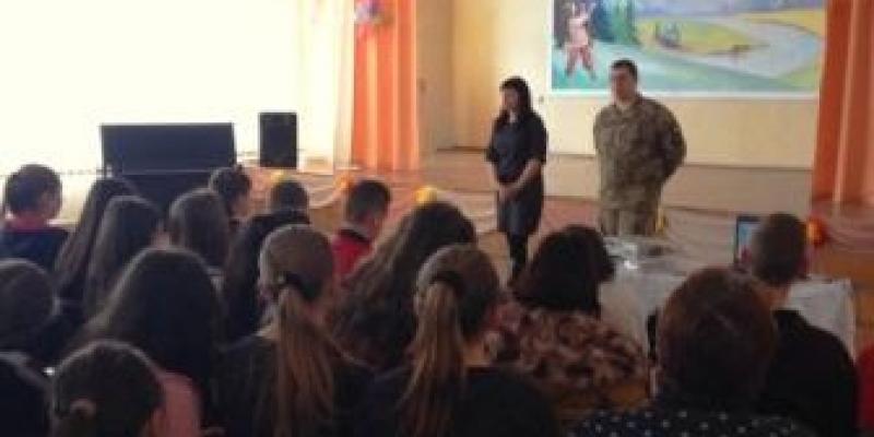 14 березня 2018 року фахівцями Мукачівського районного центру зайнятості проведено виїзний профорієнтаційний захід для учнів Чинадіївської загальноосвітньої школи І-ІІІ ст. на тему: "Вибір професії - твій відповідальний вибір".