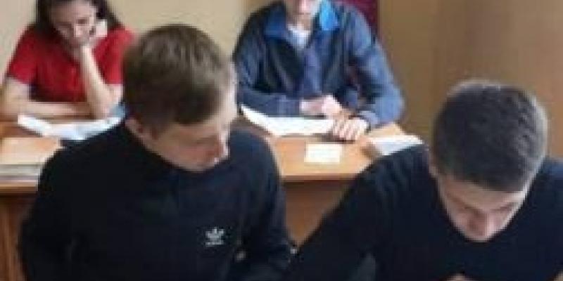 Фахівцями Мукачівського районного центру зайнятості проведена профорієнтаційна робота для учнів загальноосвітніх шкіл району: профорієнтаційні уроки для учнівської молоді Кленовецької та Завидівської загальноосвітніх шкіл I-II ст., інтерактивні заходи на базі районної філії бібліотеки с. В. Визниця та с. Завидово.