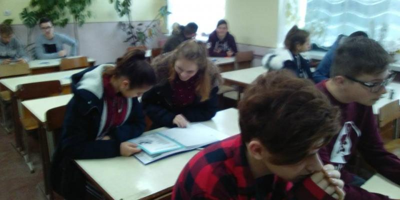 16 січня 2019 року, в Берегівській загальноосвітній школі № 3, спеціаліст з профорієнтації Берегівської міськрайоннї філії Закарпатського обласного центру зайнятості провела профорієнтаційний урок з учнями 9-х класів. Участь у заході взяли 18 школярів.