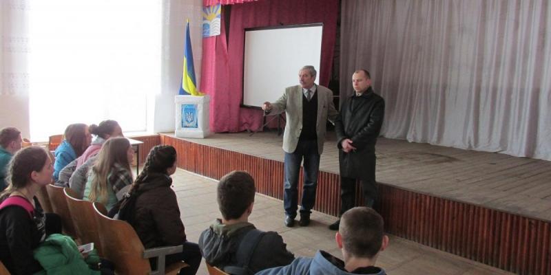 Минулого тижня фахівцями Рахівського центру зайнятості проведені профорієнтаційні уроки для учнівської молоді сіл та селищ району. Соціальний партнер заходів – бюро первинної правової допомоги.