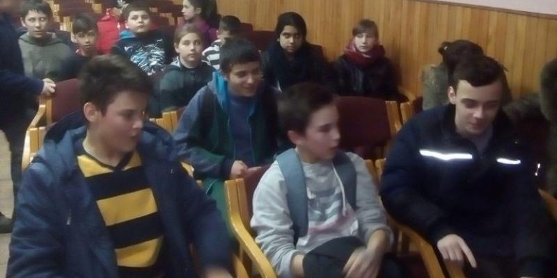 15 березня 2018 року фахівці відділу активної підтримки Мукачівського міського центру зайнятості провели профорієнтаційне заняття з школярами загальноосвітньої школи I-III ступенів №15 м. Мукачево, на якому намагалися звернути увагу саме на ті професії, які сьогодні потребує регіональний ринок праці. Фахівці допомогли учням краще зрозуміти себе та надали поради щодо вибору напрямку освіти та майбутньої професії.