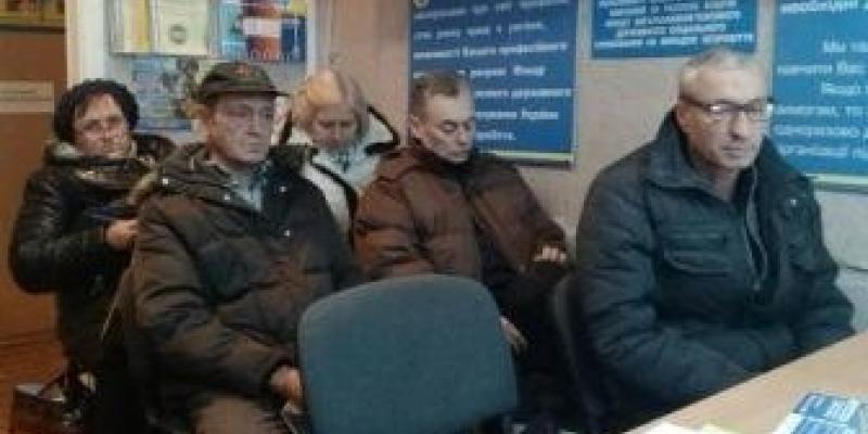 Нещодавно в Мукачівському районному центрі зайнятості відбувся профконсультаційний захід для безробітних, в якому прийняли участь 9 осіб з особливими потребами.  Мета заходу - допомога в самопізнанні, подоланні невпевненості, оцінюванні власних можливостей самореалізації в професійній сфері, побудові власної стратегії пошуку роботи.