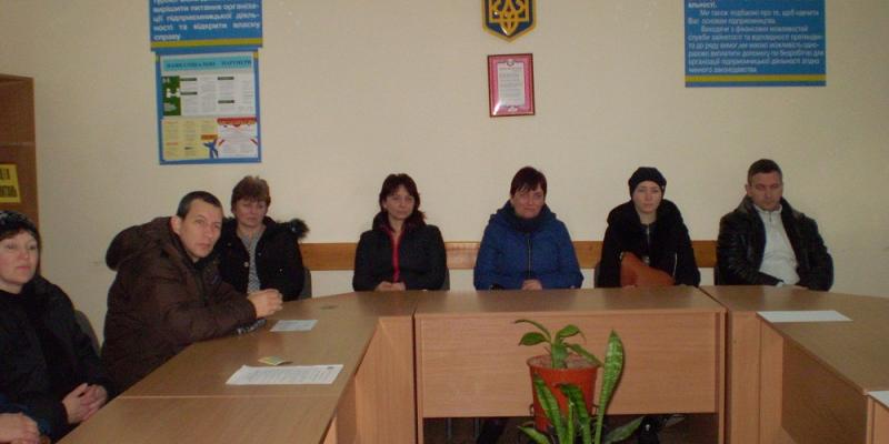 14 лютого 2018 року у Берегівському міськрайонному центрі зайнятості проведено міні-ярмарок вакансій ТОВ «Кнюппель Ферпакунг». Підприємство засноване в 2010 році провідним німецьким розробником промислової упаковки та спеціалізується на виготовленні чохлів для захисту автомобілів і агрегатів.