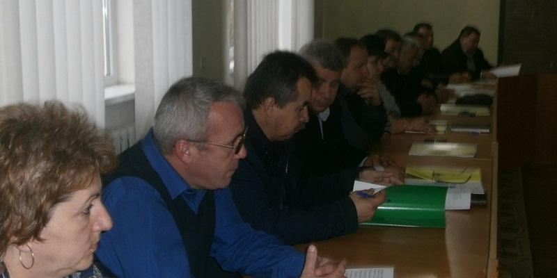 13 квітня у Виноградівському районному центрі зайнятості проведена зустріч за круглим столом з головами селищних та сільських рад. Участь у зустрічі прийняли 17 голів селищних та сільських рад.