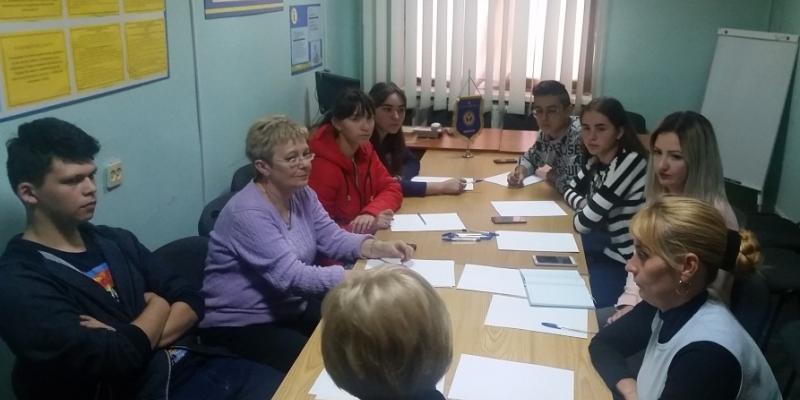 12 жовтня цього року, у Свалявській районній філії Закарпатського обласного центру зайнятості відбулася чергова робоча зустріч у рамках профорієнтаційного інноваційного проекту «ПрофіКемп».
