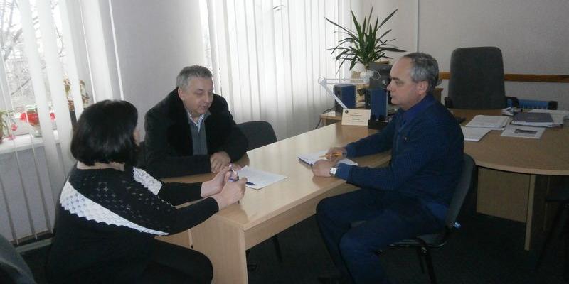 14 лютого 2018 року відбулася зустріч директора Ужгородського районного центру зайнятості Юрія Лукача з начальником відділу кадрів ПрАТ «Єврокар» Ігорем Топчієм.