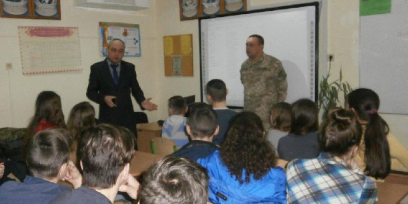14 березня 2018 року фахівці Ужгородського районного центру зайнятості провели низку профорієнтаційних заходів для учнівської молоді Оноківської загальноосвітньої школи, серед яких профурок, семінар для батьків та працівників навчального закладу.