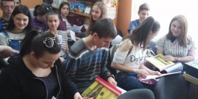 25 квітня 2018 року фахівці Іршавського районного центру зайнятості спільно з Іршавською районною бібліотекою для дітей провели для учнів 10 класу Іршавської гімназії пізнавальну бесіду «У світі професій».