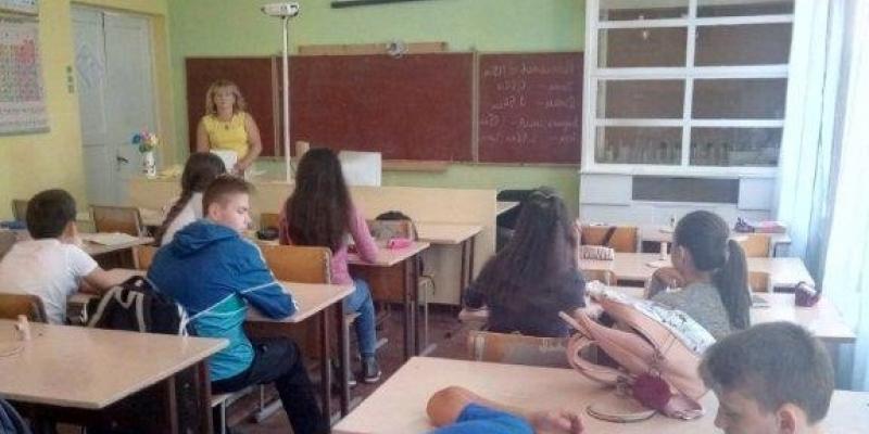 Минулого тижня фахівцями Іршавської районної філії Закарпатського обласного центру зайнятості проведено низку профорієнтаційних заходів у Доробратівській загальноосвітній школі 1-3 ст. для учнів 8-11 класів та педагогів.